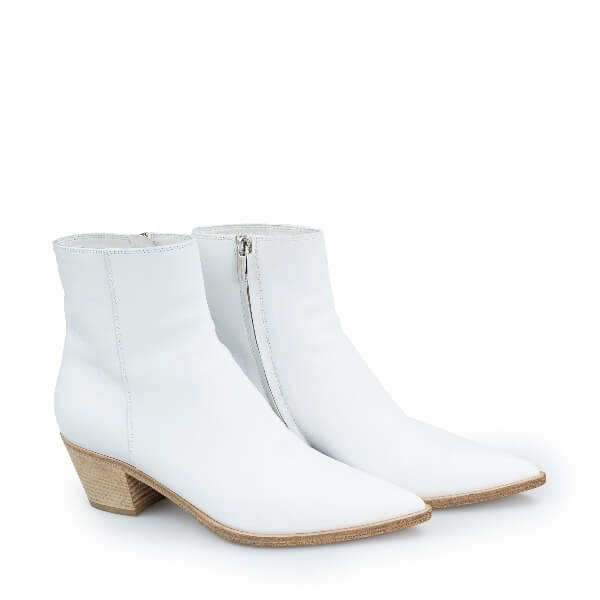 Gianvito Rossi - White Leather Pointed City Classified Booties